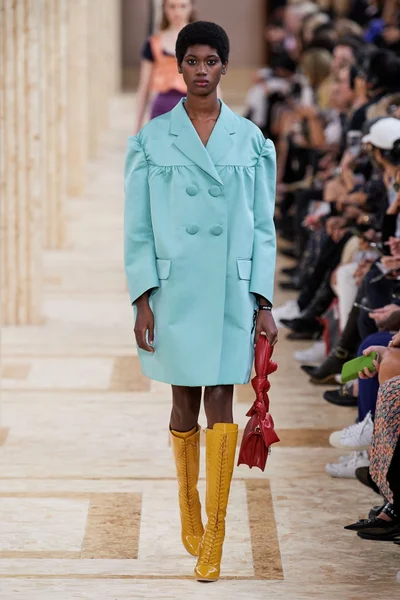 Look 37
